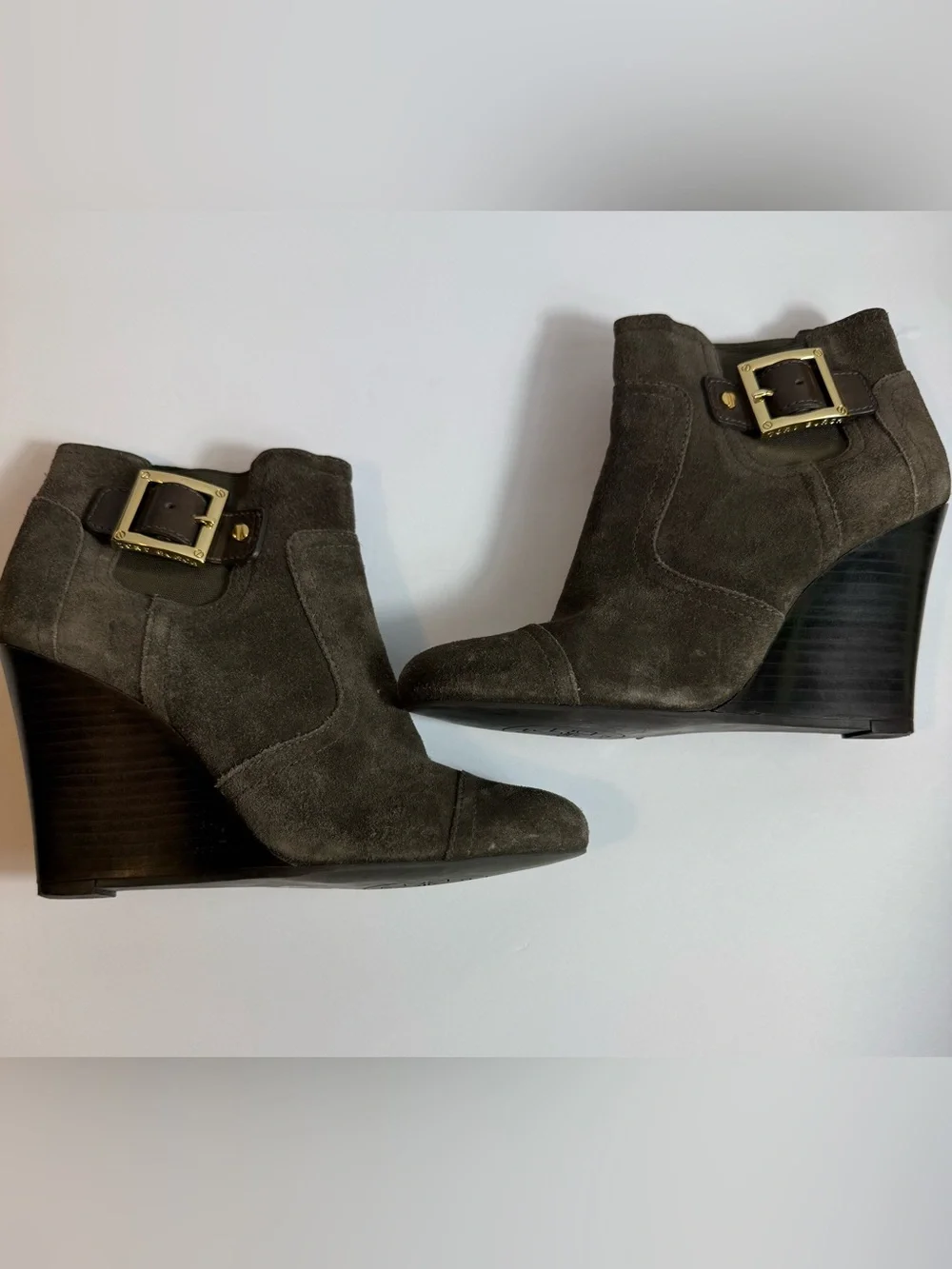 Tory Burch signs wear